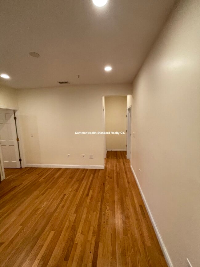 Building Photo - 1801 Beacon St