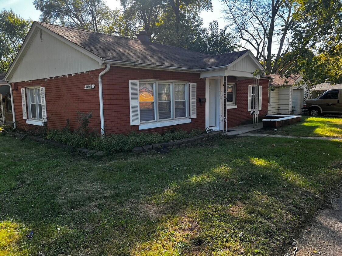 Primary Photo - 14900 Irving Ave