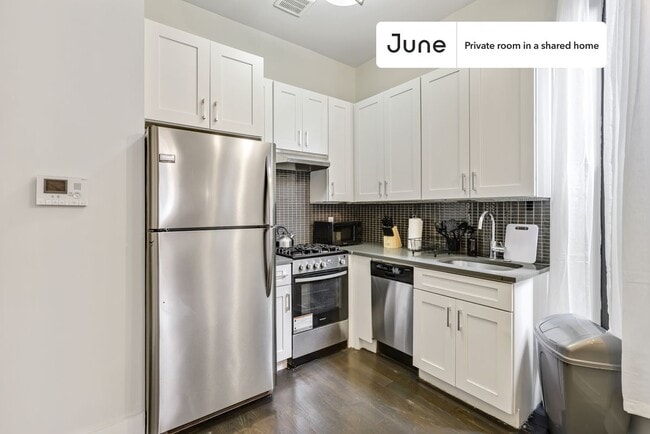 Building Photo - Room in Shared 4 bed/2 bath home in Crown Heights