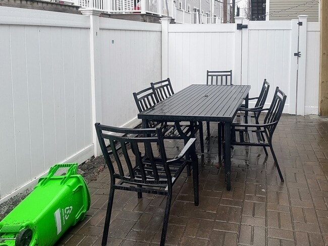 Building Photo - 86 W 3rd St