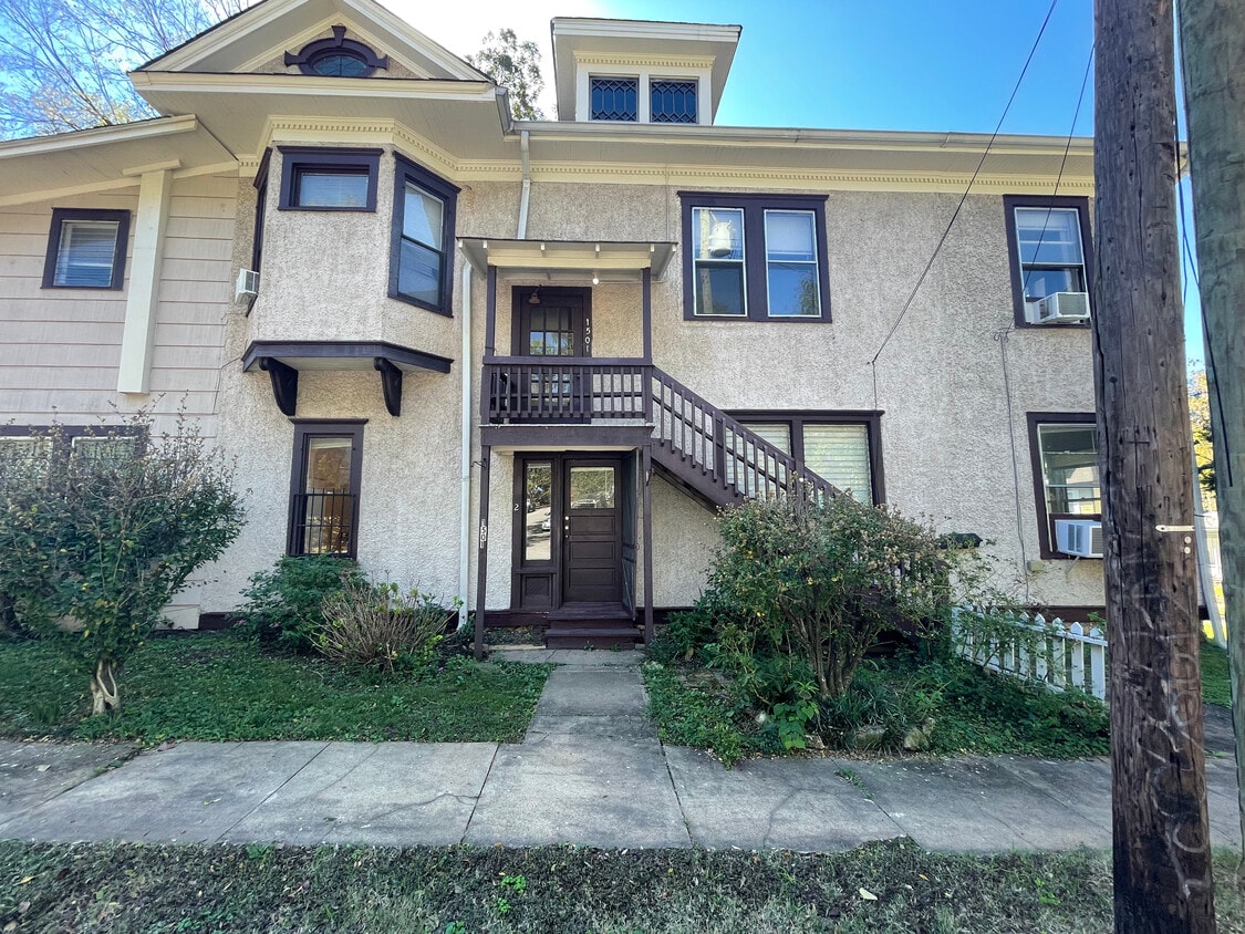 Building Photo - 1501 13th St S