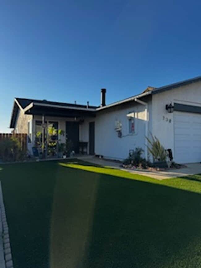 Foto del edificio - 3 bedrooms remodeled single level home in ...