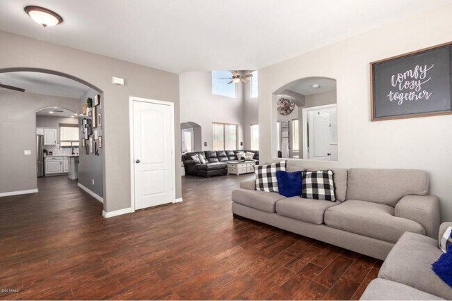 Foto del edificio - 1281 W Dexter Way