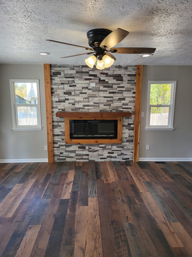 Foto del edificio - 642 Echo Bend Blvd