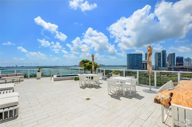 Building Photo - 4250 Biscayne Blvd
