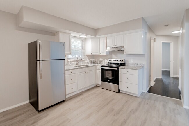 Building Photo - LEASED - Charming 3 Bedroom in St. Louis!