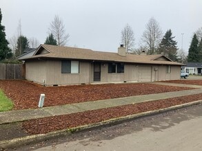 Building Photo - 2292 Ironwood St