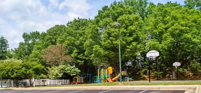 Building Photo - 600 Reusens Rd