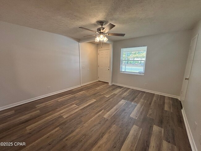 Building Photo - 3903 W 22nd St