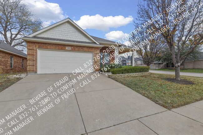 Building Photo - Corner Lot in the Heart of North Arlington