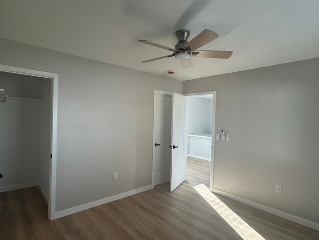 Foto del edificio - 4818 Beverly Ct