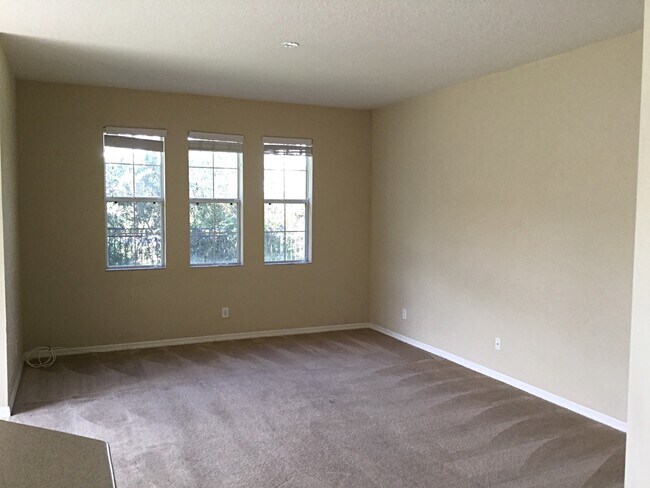 Building Photo - Water's Edge-10052 Kimble Field Way Orlando