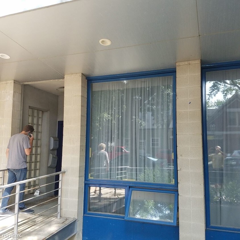 Primary Photo - 2 br, 2 bath Condo - 2024 W Webster Ave