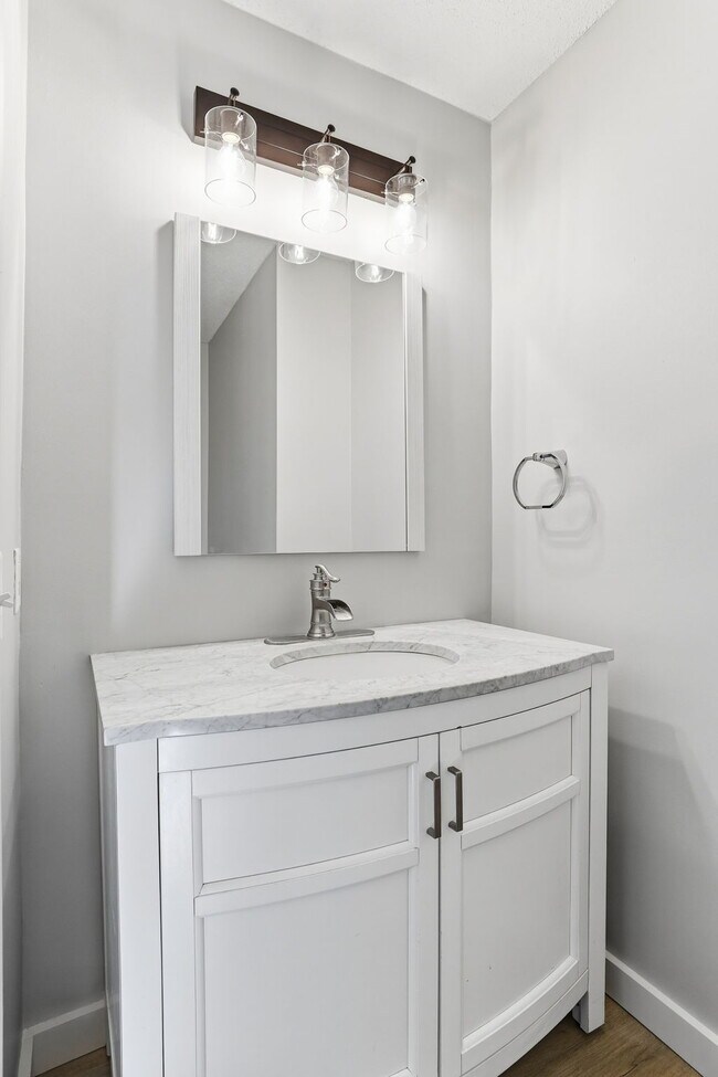 Foto del edificio - 351 W Eagle Lake Dr