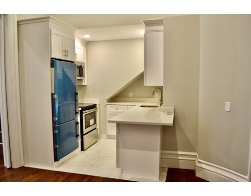 Building Photo - 591 Tremont St