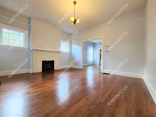 Building Photo - 355 Leland Terrace NE