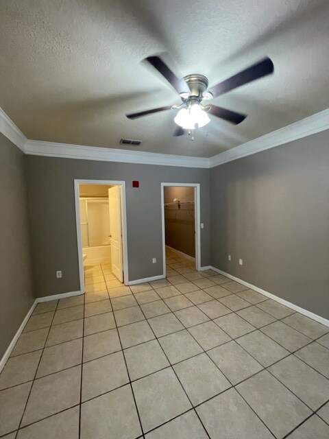 Building Photo - 8848 Villa View Cir