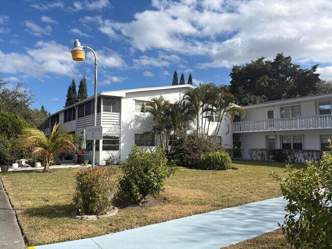 Foto del edificio - 239 Sussex L