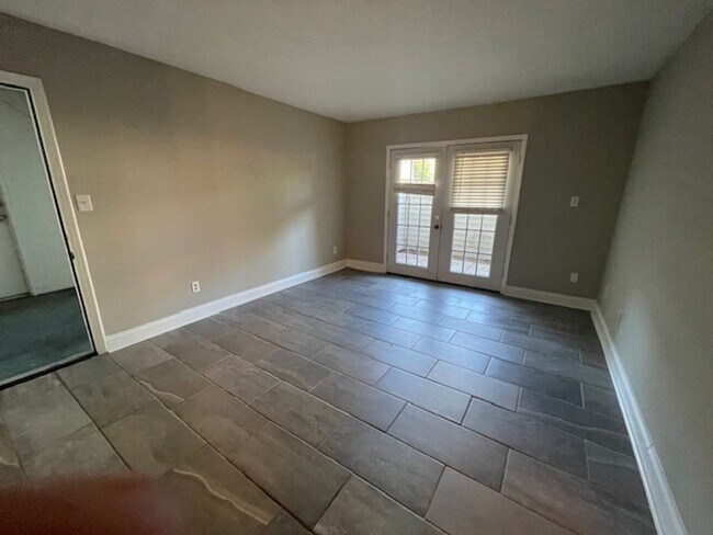 Foto del edificio - 1017 Stevens Creek Rd