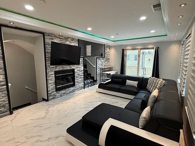 Foto del edificio - 2696 Escala Cir