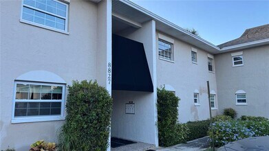 Building Photo - 8827 Bay Pointe Dr