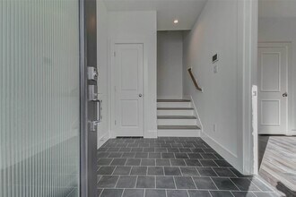 Building Photo - 5859 Dolores St