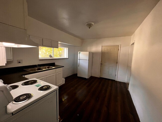 Foto del edificio - 1243 Simmons Ave