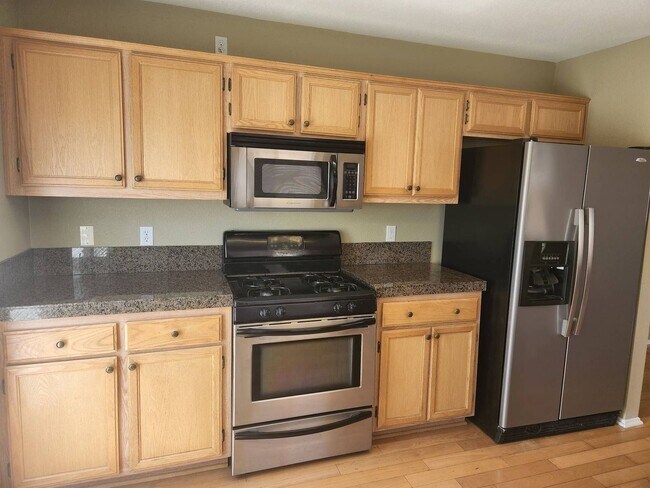 Building Photo - 5926 Regino Ave