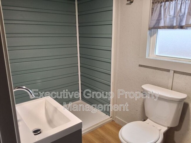 Building Photo - 1548 Hargan St