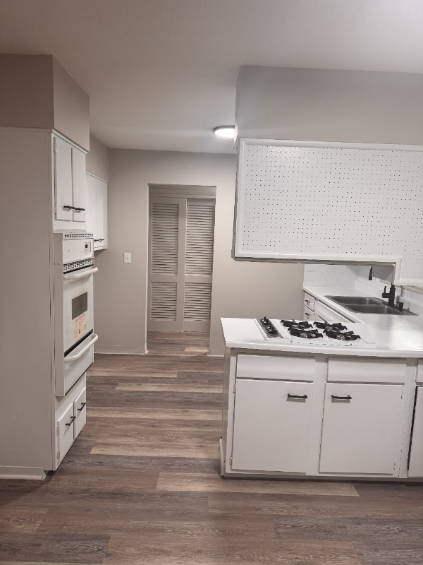 Building Photo - 12-14 Grove Ct