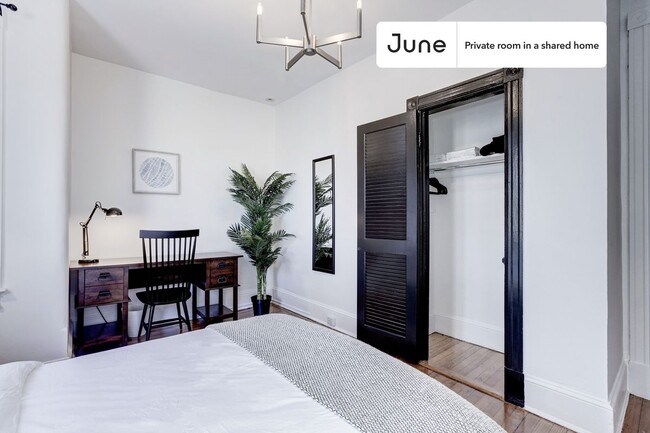 Building Photo - Room in Shared 4 bed/1.5 bath home in Capitol Hill