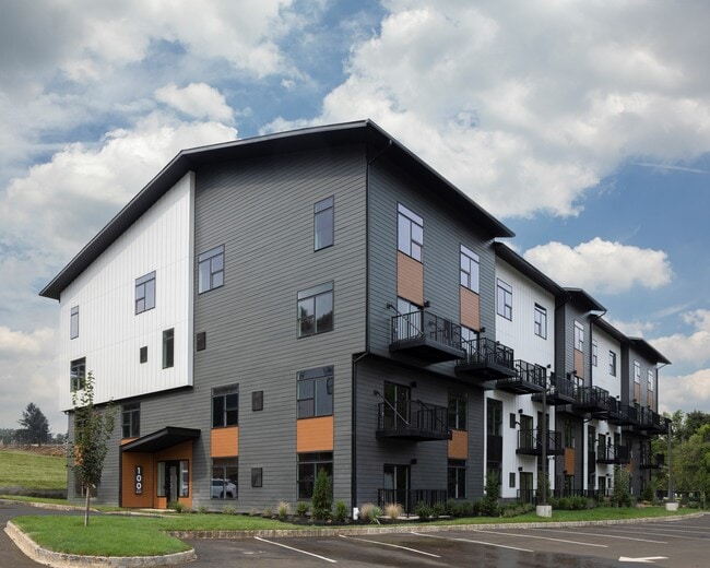 Building Photo - Foundry Flats