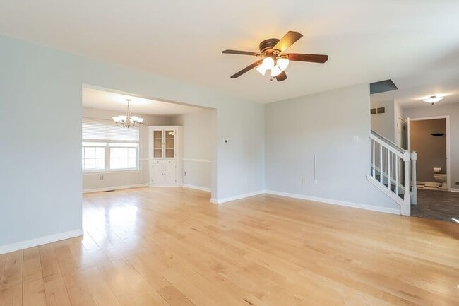 Building Photo - 783 Eagle Ln