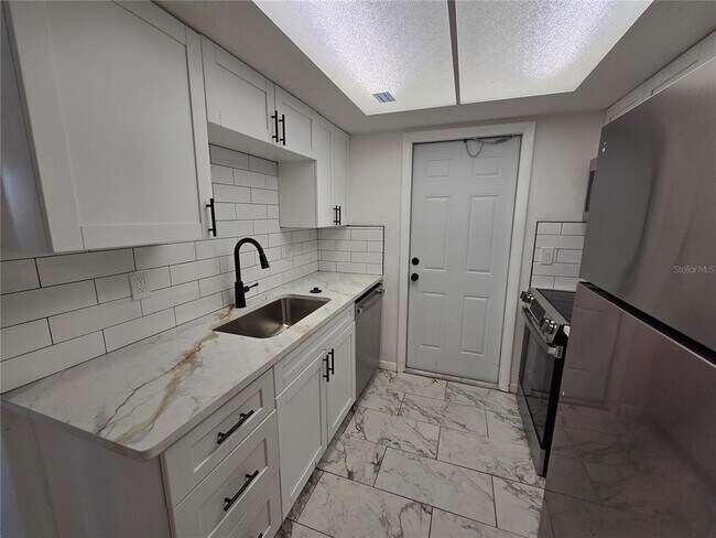 Foto del edificio - 606 S Betty Ln