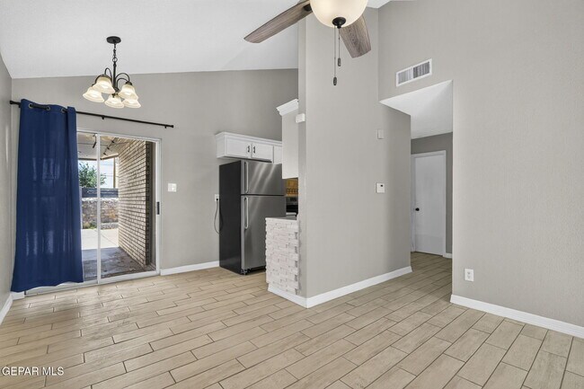 Foto del edificio - 9128 Bur Oak Cir
