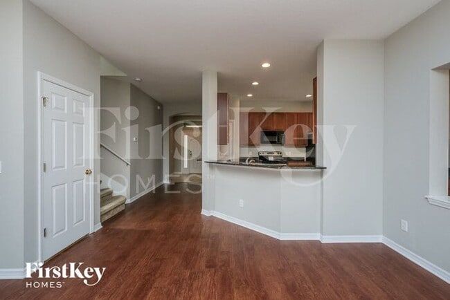 Building Photo - 527 Dunaway Dr