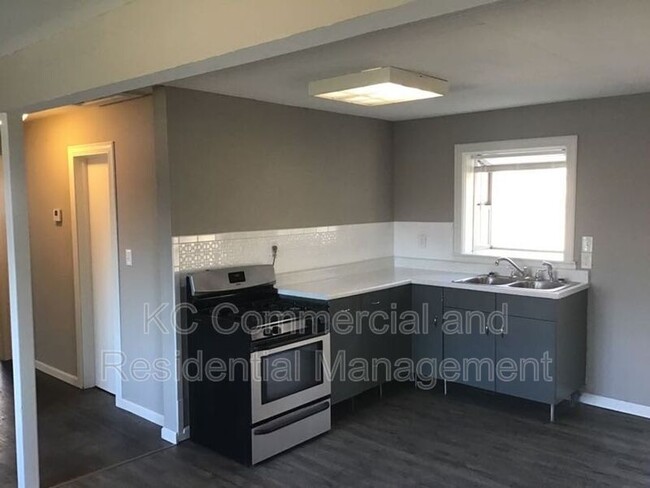Foto del edificio - 9708 E 43rd St