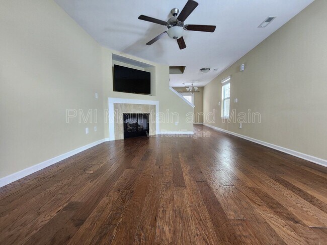 Foto del edificio - 19 Barnett Shoals Dr