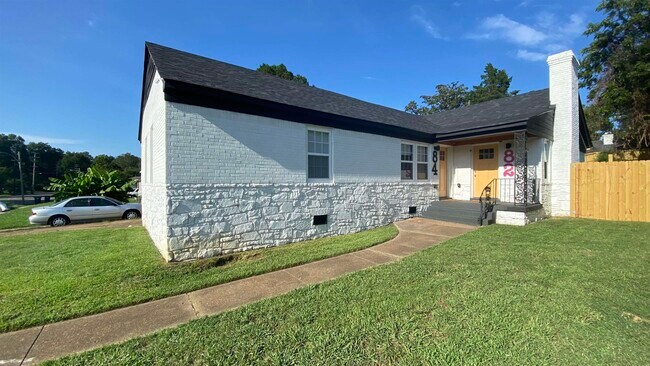 Foto del edificio - 82 N Holmes St