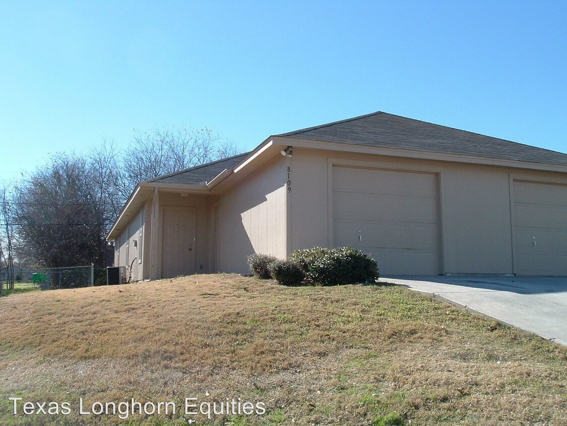 8109 Julie Ave, Fort Worth, TX 76116 Condo for Rent in Fort Worth, TX