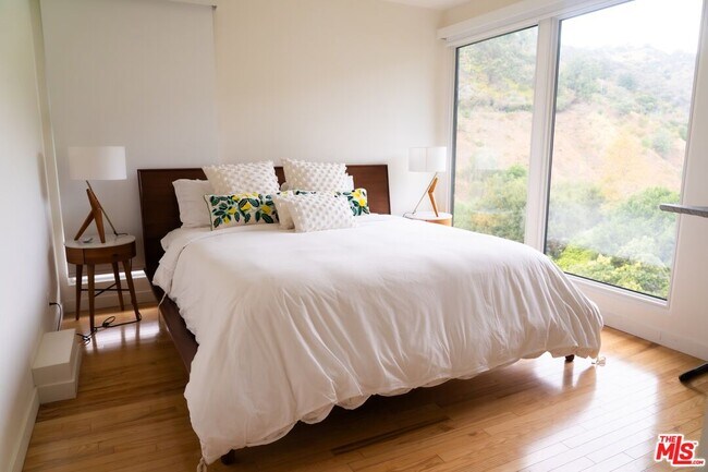 Foto del edificio - 1311 Braeridge Dr