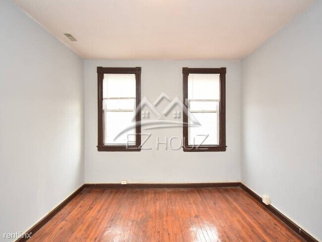 Building Photo - 1 br, 1 bath Apartment - 2702 Wilkens Ave,2