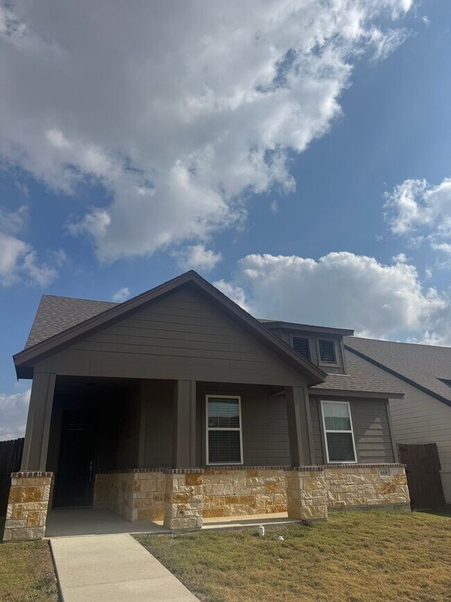 Foto del edificio - Enclosed Fenced Yard - 3/2/2 - Commuter Friendly