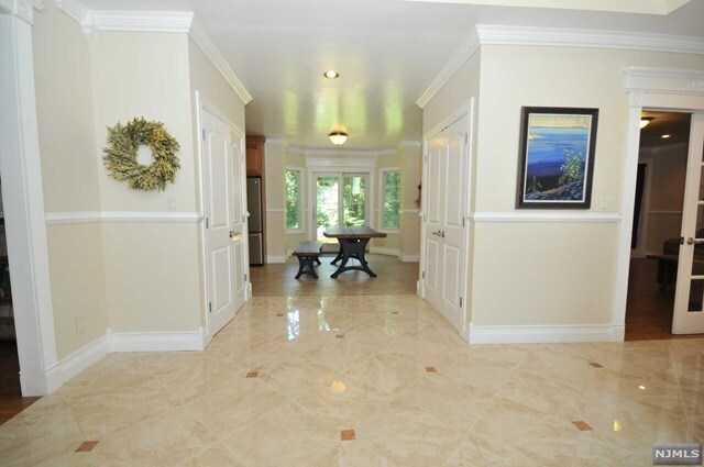 Foto del edificio - 49 Linden Ave