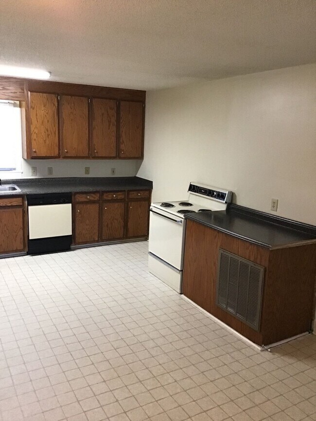 Building Photo - 3772 Enochville Rd