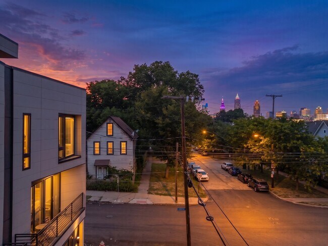 Foto del edificio - 2200 W 7th St