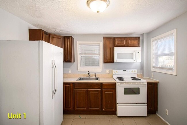 Photo - 1037 Bement St Apartment