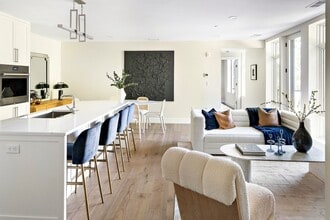 Building Photo - 20 Kinmonth Rd