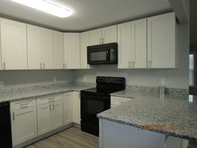 Foto del edificio - 5921 Howard Rd