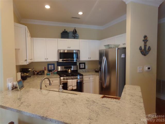 Building Photo - 17811 Half Moon Ln